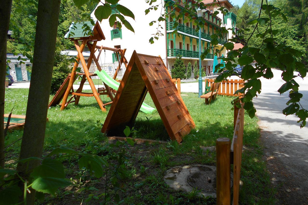 Bakony Hotel Bakonybel Exterior photo