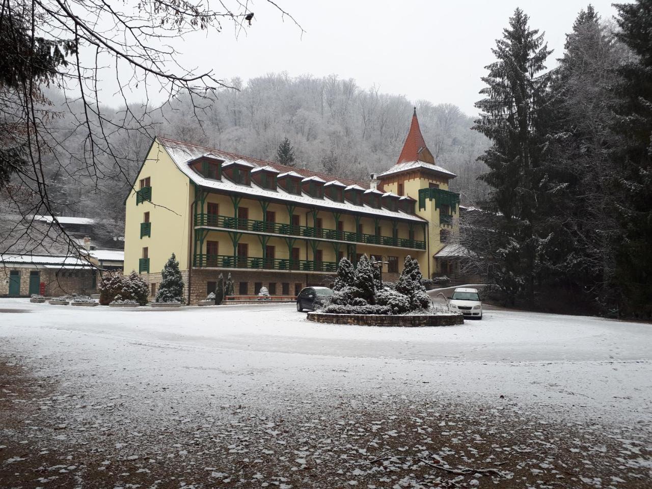 Bakony Hotel Bakonybel Exterior photo