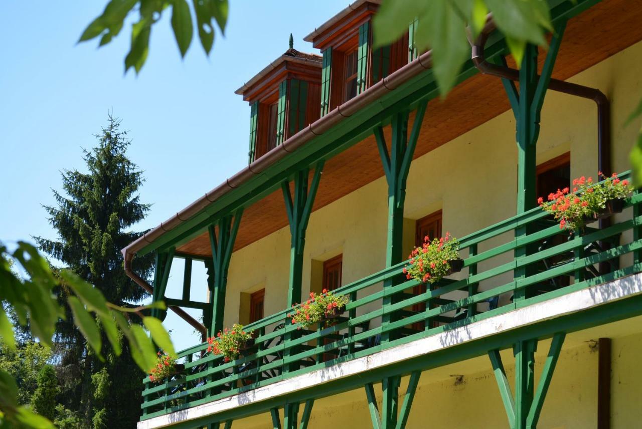 Bakony Hotel Bakonybel Exterior photo